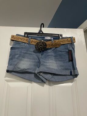 No Boundaries Light Blue Denim Roll-Cuff Shorts with Tan Floral Belt